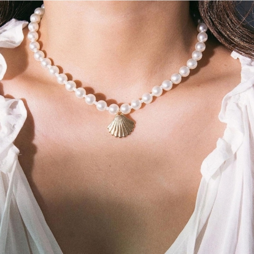 Anthropologie Seven Mile Road Necklace Pearl Seashell Necklace